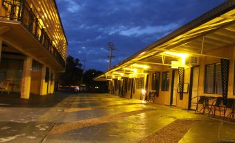 Bourbong St Motel