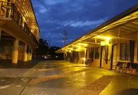 Bourbong St Motel Hotel a Kensington