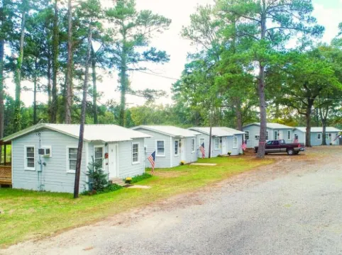Bullfrog Marina RV Park and Cabins