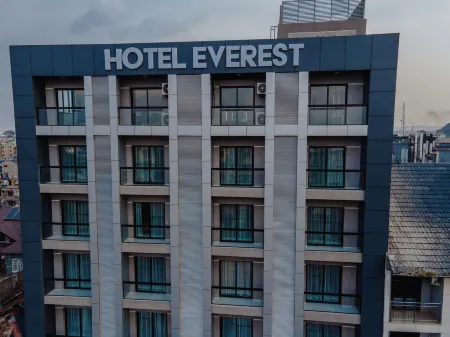 Hotel Everest Rdc