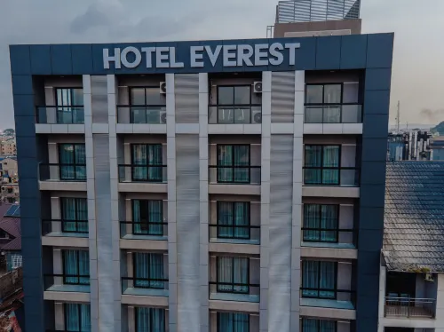 Hotel Everest Rdc