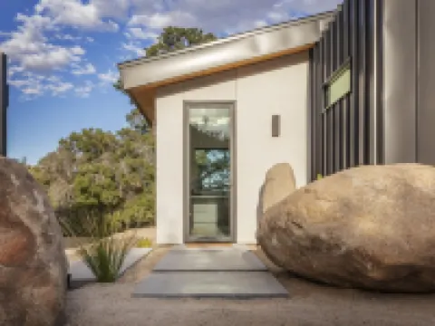 A Little Tish - Secluded Stargazers Getaway 2 Bedroom Home by RedAwning 絲蘭谷酒店