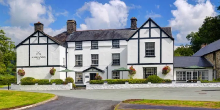 Brigands Inn Hotels in 