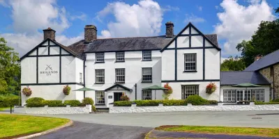 Brigands Inn Hotels in 