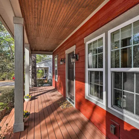 Cozy Southern Pines Retreat 1 Mi to Downtown!