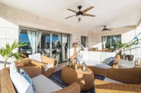 LA AMADA CANCUN LUXURY CONDO 3 BR STEPS FROM BEACH MARINA