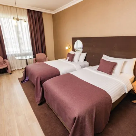 WOW Airport Hotel Отели рядом с достопримечательностью «Пристань для яхт Атакой»