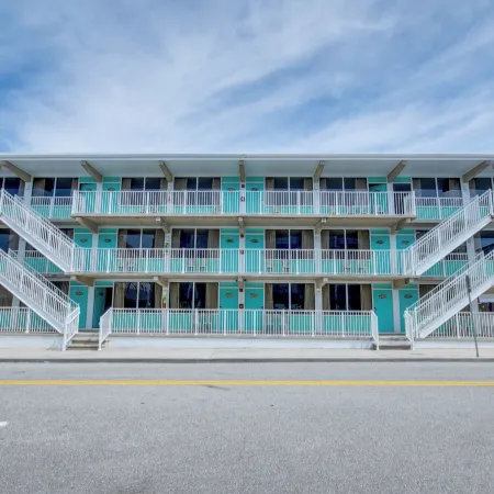 Surf Inn Suites
