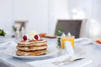 Washington School House - breakfast