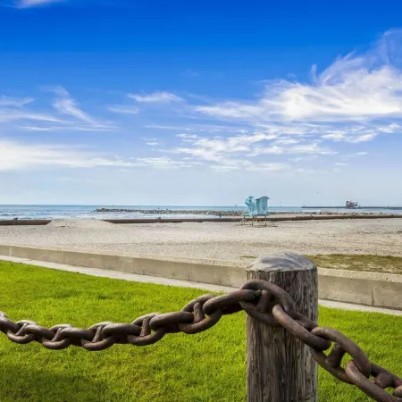 Northcoast Village Impeccable Unit with both Ocean and Harbor views