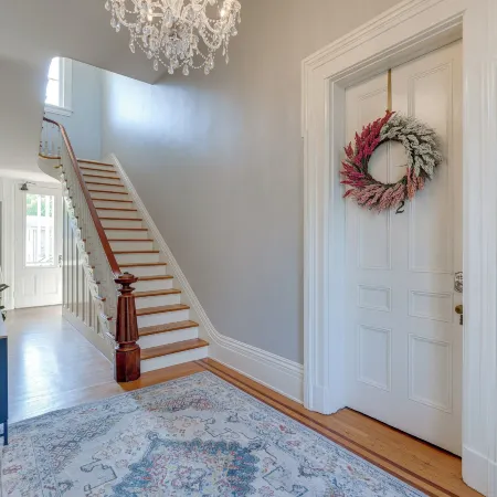 Chic & Historic Apartment ~ 6 Mi to Louisville!