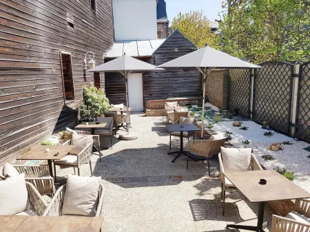 La Villa 10 HÔTEL Spa Отели в г. Гонвиль-ла-Мале