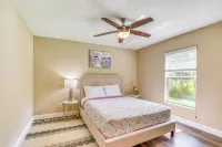 5 Mi to Weeki Wachee Springs! Poolside Retreat - Homestays