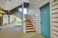 Idyllic Coastal Haven - Whale Watch in Depoe Bay! - parking