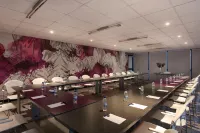 Absolute Farenden Apartments - 4-Star