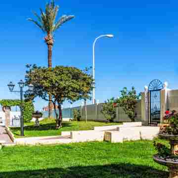 Neptune Hotel Exterior