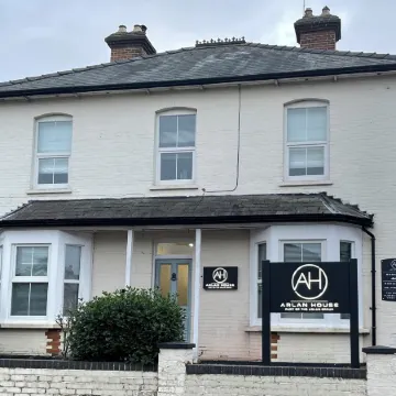 Arlan House, Central Basingstoke Hotel