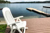 Newport Cabin w/ Lakefront Private Porch & Grill! - 3 étoiles
