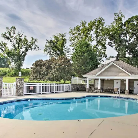 Home w/ Community Pool - 2 Miles to the Island!