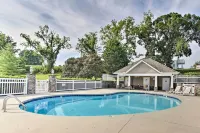 Home w/ Community Pool - 2 Miles to the Island! - Country Houses