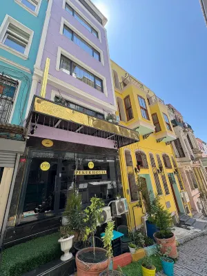 Peker飯店 Sandal Restaurant附近的飯店