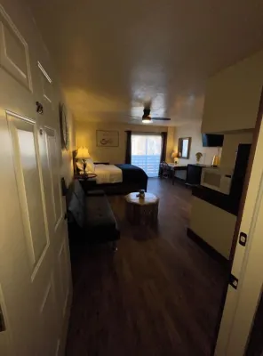 Welcome To The New Kanab Lodge Suite 23