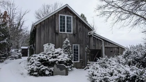 Charming Cottage on Meadowcroft Estate - A Birders Paradise Nestled in the Woods
