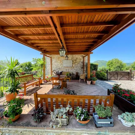 Torretta Sleeps 5 with Pool and Exclusive Gardens Plus Private Verandah