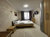 Tihiy Zamok Hotels in Alamudun