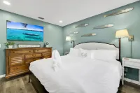 #3 Charming 2 Bdrm -1 Bath - Boat Parking Incl. - Convenient Location Отели рядом с достопримечательностью «Get Up and Go Kayaking - The Chaz»