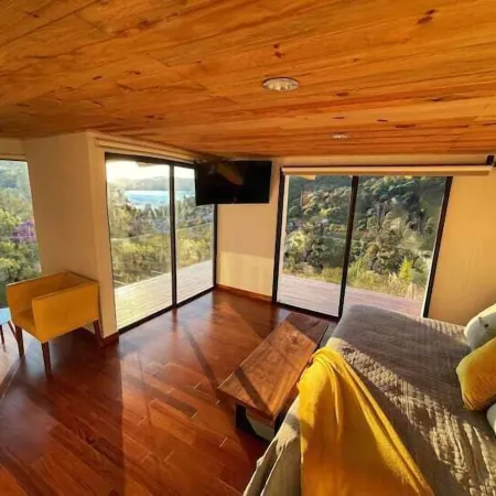 Luxo Casa en Valle de Bravo Con Jacuzzi y Espectacular Vista Al Lago