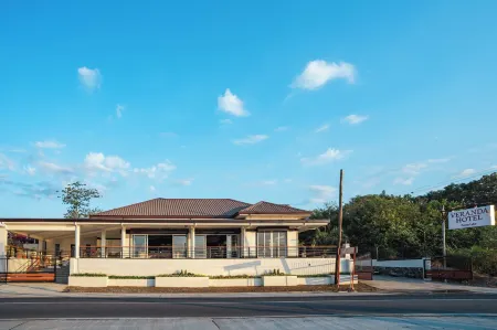 Veranda Hotel Отели рядом с достопримечательностью «Парк Батак Мини»