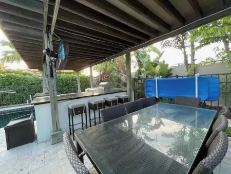 The WaterSun Oasis - Luxury Private Pool & Spa