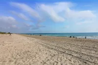 Coco Sands Studios Hotels in Cocoa Beach