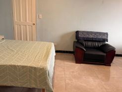 Studio Sleeps 2 with Free Parking