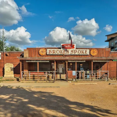 12 Mi to Dtwn: Austin Guest Cottage w/ Pool Access