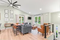 The Respite: Spacious beautiful new build, sleeps 8-10. 7 minutes from Hershey.