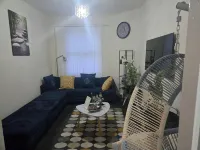 2 Bed - Sleeps 6 - Private Balcony - City Centre - 2-Star