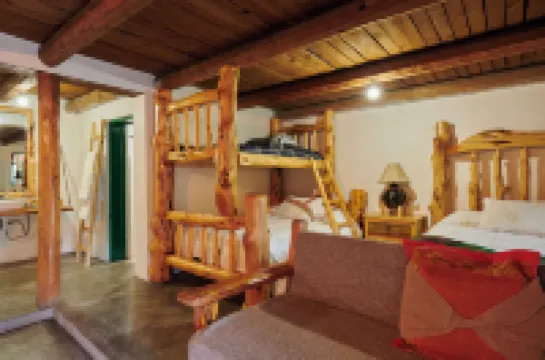 Parque Cueva de los Leones Hotels in Bocoyna Municipality