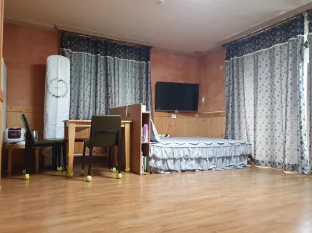 Gochang Seonunsando Sol Pension Отели рядом с достопримечательностью «Chan Yun Temple»