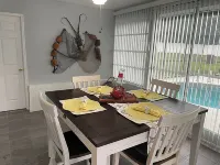 Beautiful Vacation Spot! Hotels in Beverly Hills