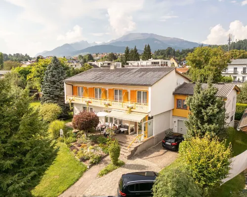 Haus Golker Ferienwohnungen & Frühstückspension Hotels in Seeboden