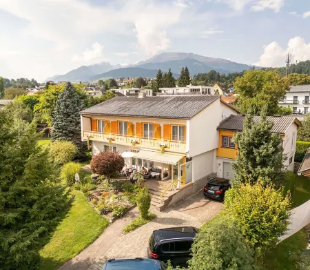 Haus Golker Ferienwohnungen & Frühstückspension Отели в г. Гемайнде Мильштатт