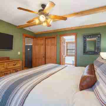 Little Creek Cabin Rooms