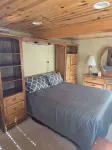 Cozy 3-bedroom cabin in wonderful Perham with WiFi, AC and great fishing!