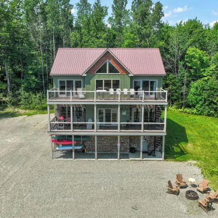 Rustic 3-Story Pittsburg Cabin w/ Lake & Mtn Views