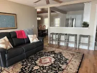 Charming Beachfront 4-bedroom cottage with WiFi, AC in Coldwater