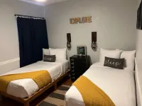 4 Blocks from rt66- Hot Tub-Firepit-AC