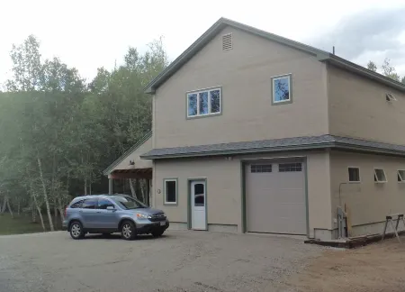 Eight minutes to Sunday River! Two bdrm apartment. Ski, hike, bike & relax.