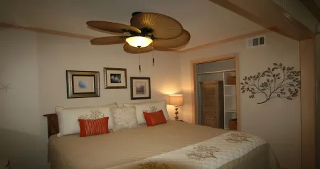 Sandy Toes!  King Bed - Newly Renovated - Clean Отели рядом с достопримечательностью «Cockspur Island Lighthouse»